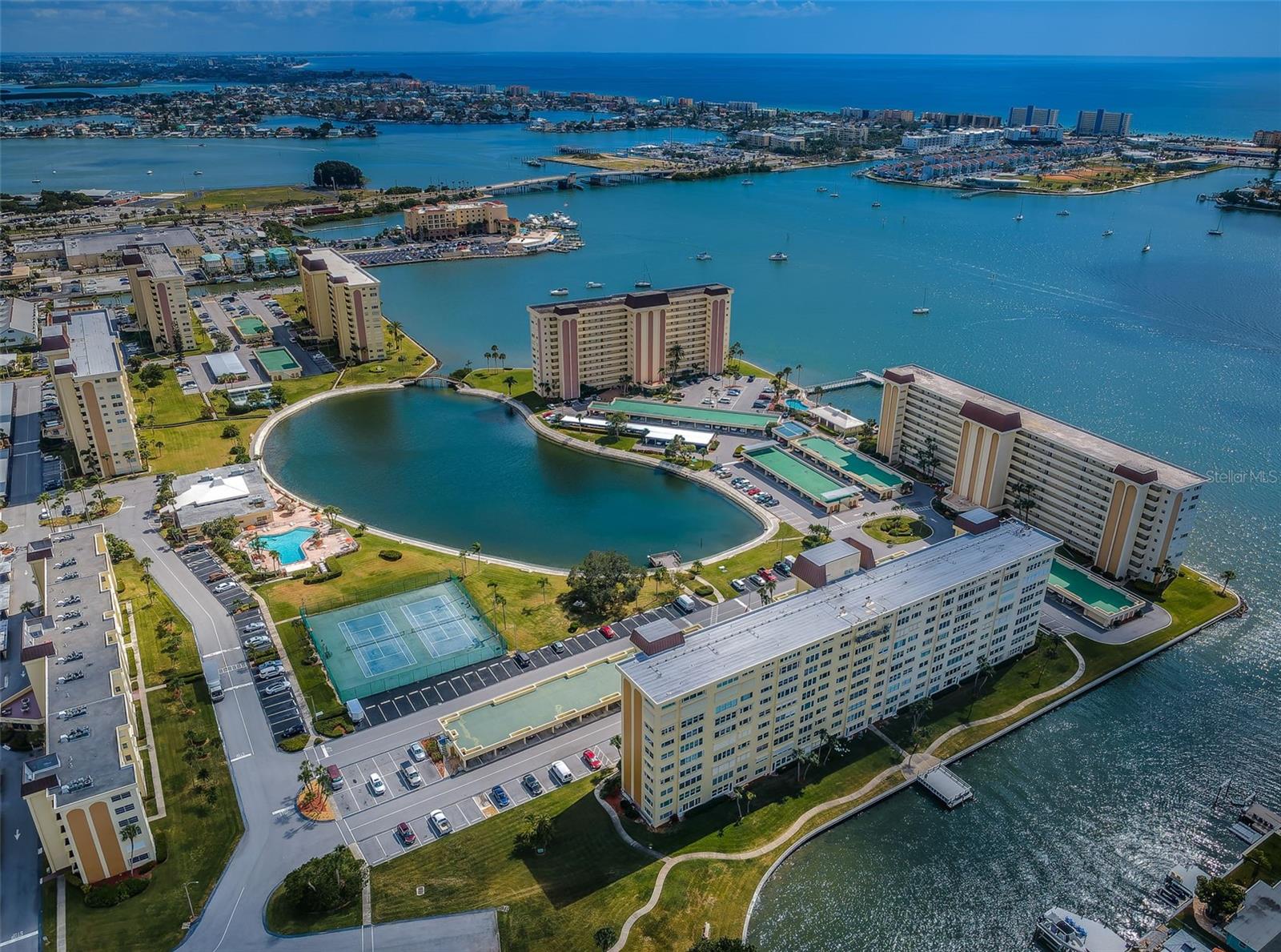 4750 COVE CIR #303, ST PETERSBURG, FL, 33708