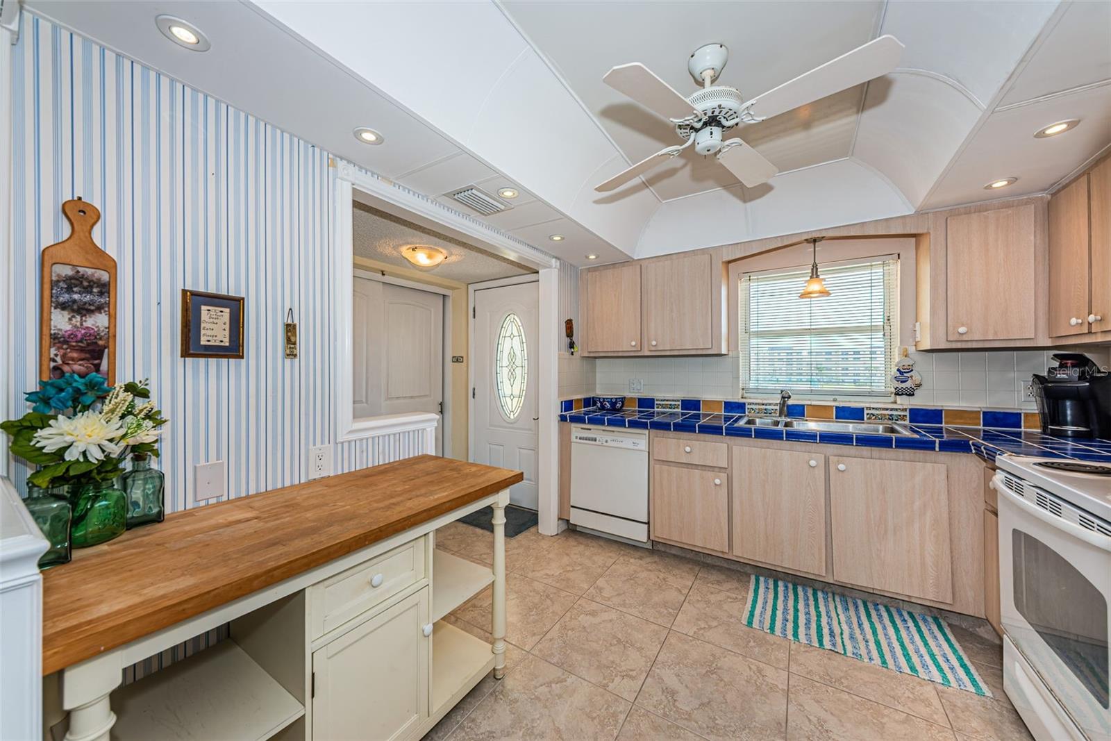 4750 COVE CIR #303, ST PETERSBURG, FL, 33708