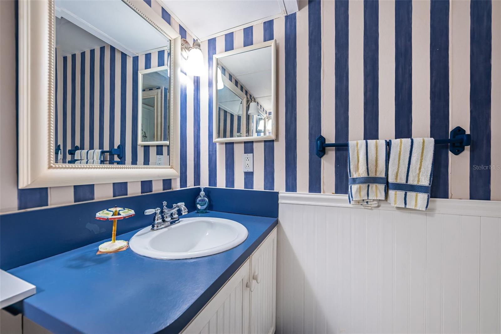 4750 COVE CIR #303, ST PETERSBURG, FL, 33708