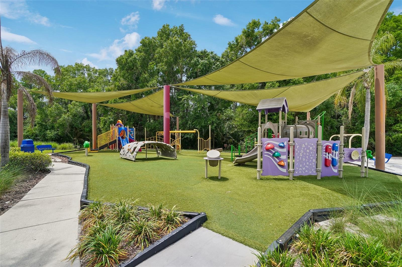 18032 MALAKAI ISLE DR, TAMPA, FL, 33647