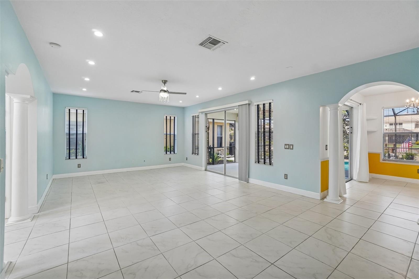 18032 MALAKAI ISLE DR, TAMPA, FL, 33647