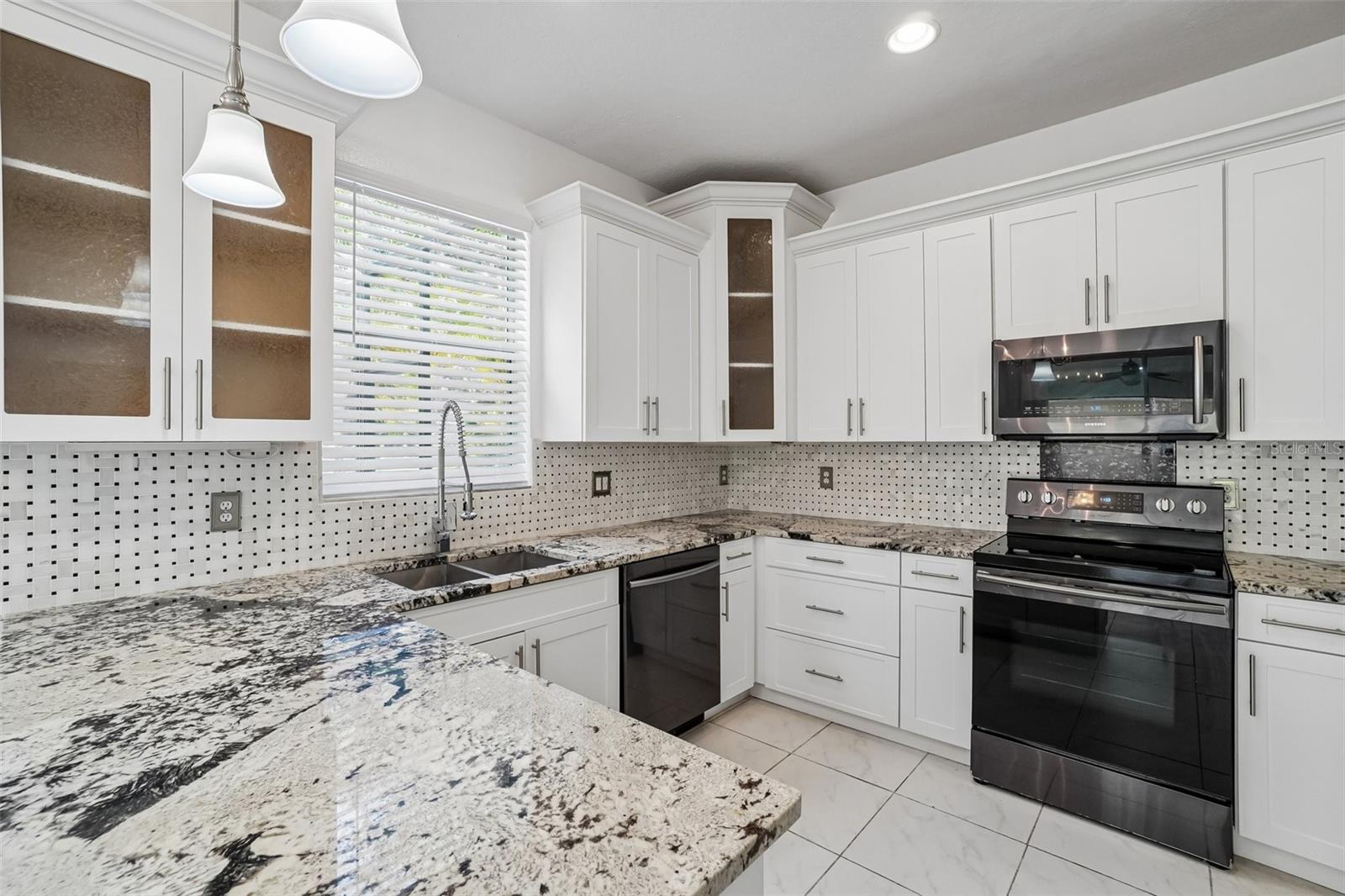 18032 MALAKAI ISLE DR, TAMPA, FL, 33647