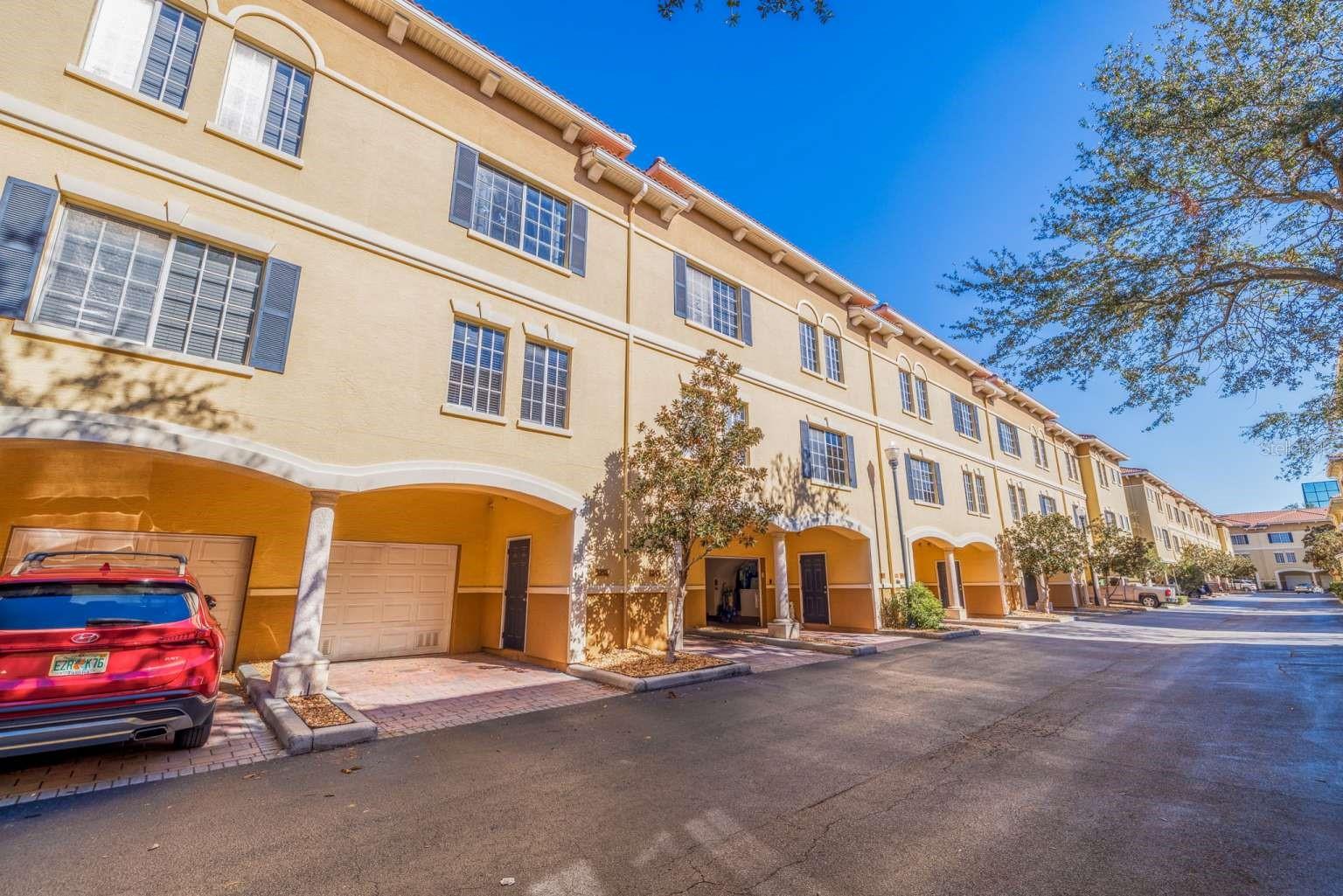 5252 W KENNEDY BLVD, TAMPA, FL, 33609