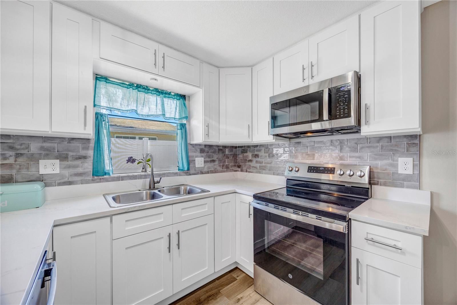 2155 EDYTHE DR, DUNEDIN, FL, 34698