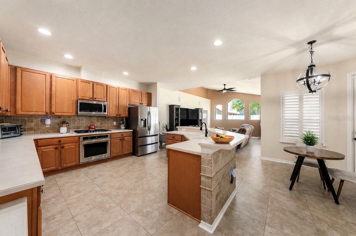 WEST MEADOWS PRCLS 21 & 22, TAMPA, FL, 33647