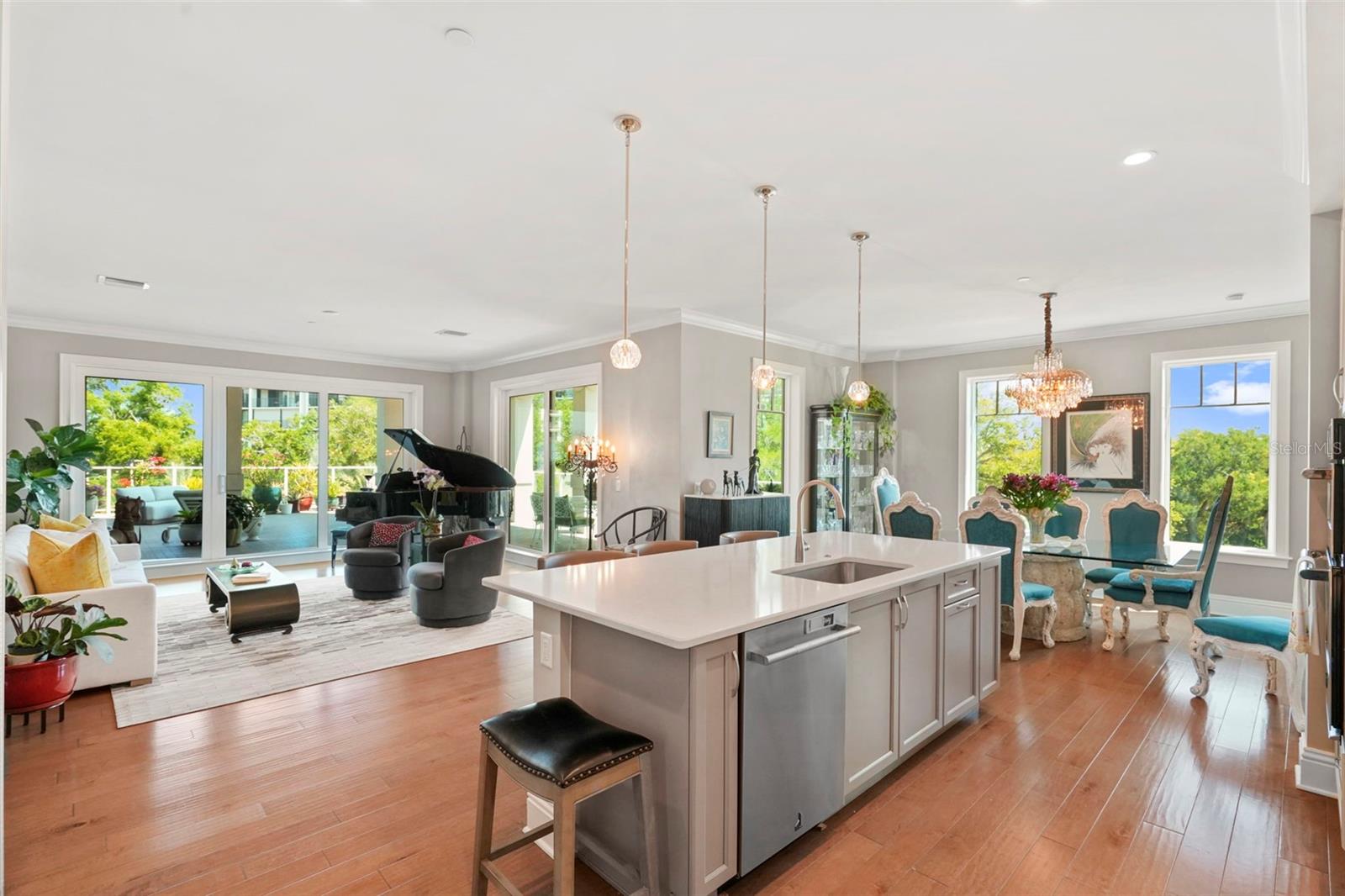 8 PALM TER #201, CLEARWATER, FL, 33756