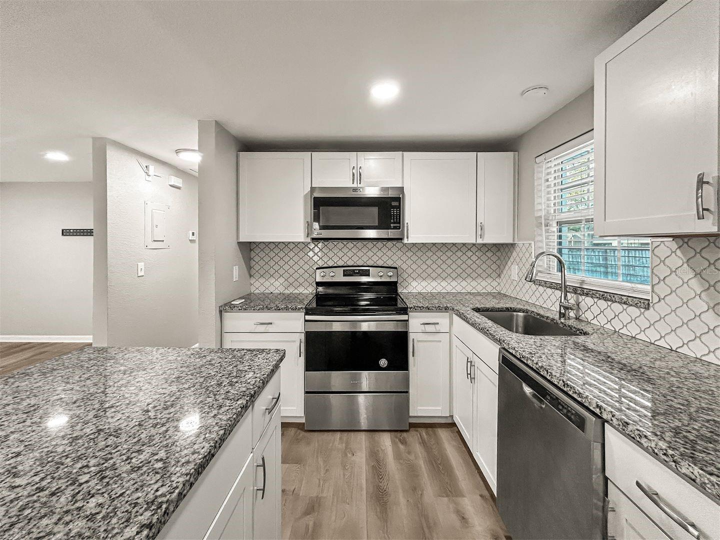 306 FLAMINGO DR, APOLLO BEACH, FL, 33572