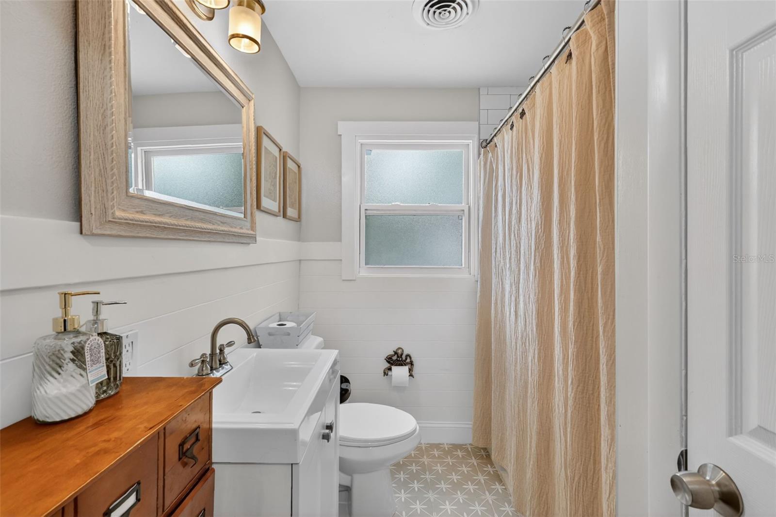 5537 LAKE ST, MOUNT DORA, FL, 32757