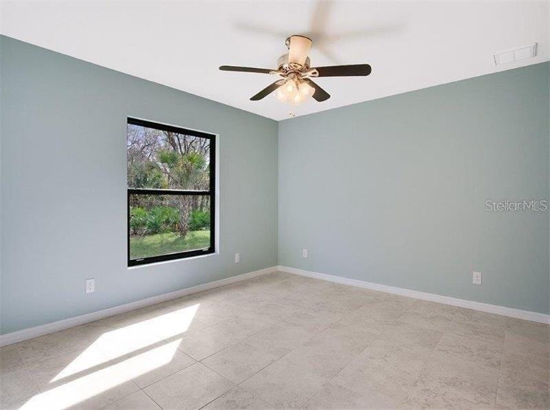 17121 THOMPSON AVE, PORT CHARLOTTE, FL, 33948