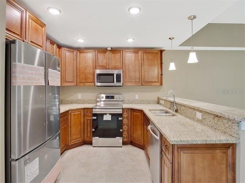 17121 THOMPSON AVE, PORT CHARLOTTE, FL, 33948