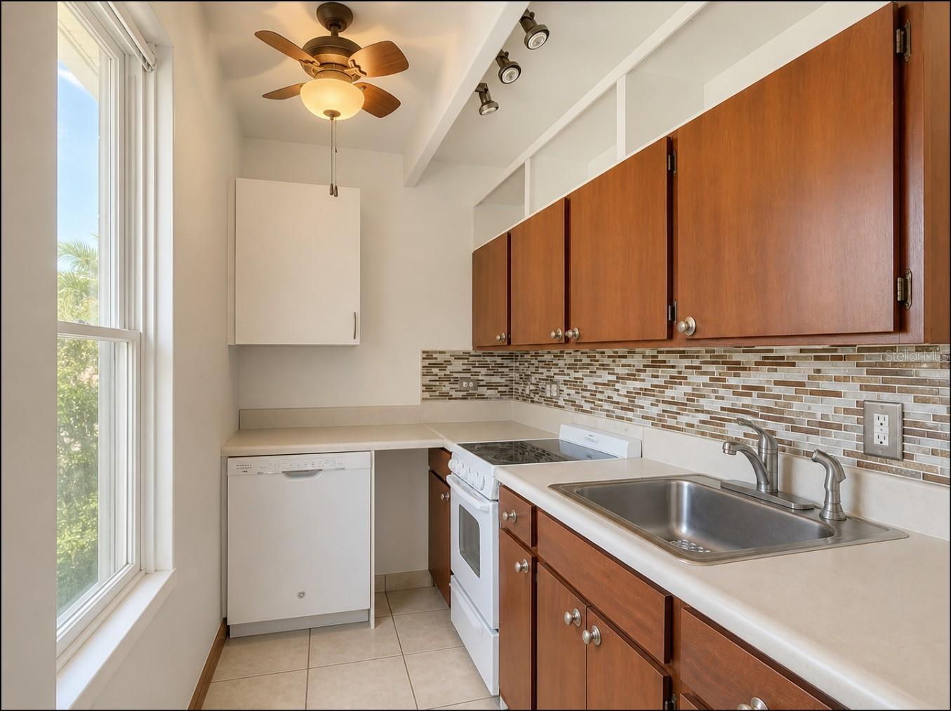 523 CLUB CIR, LAKE WALES, FL, 33898