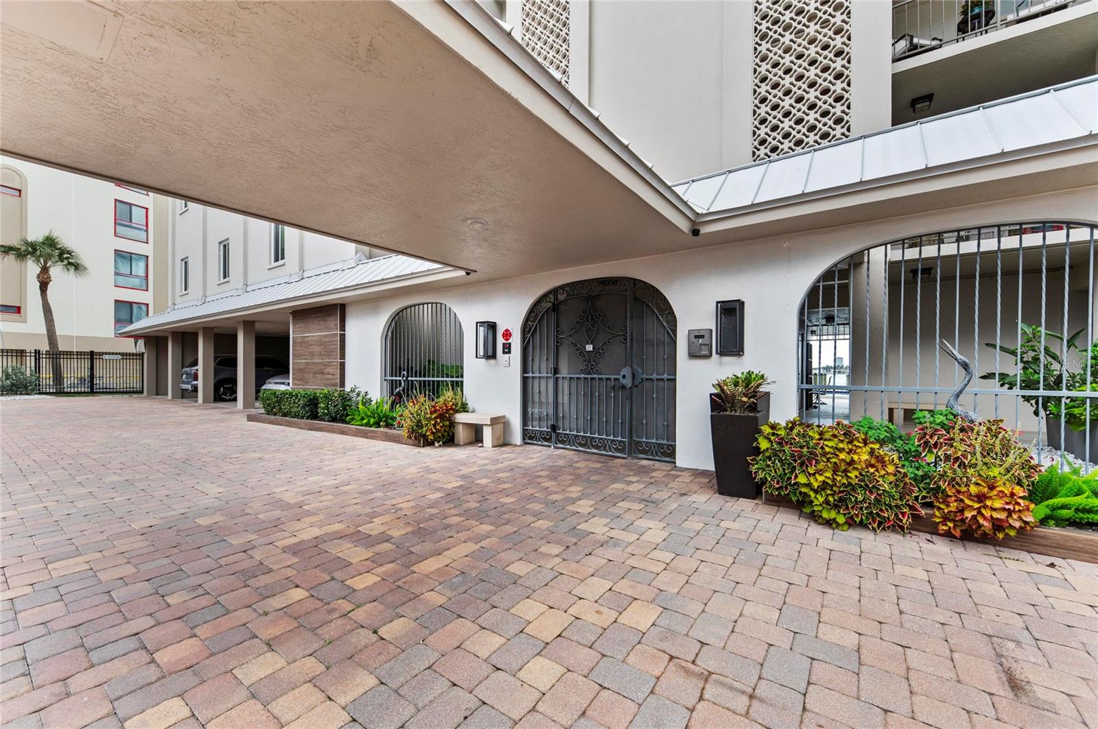 350 GOLDEN GATE PT #61, SARASOTA, FL, 34236