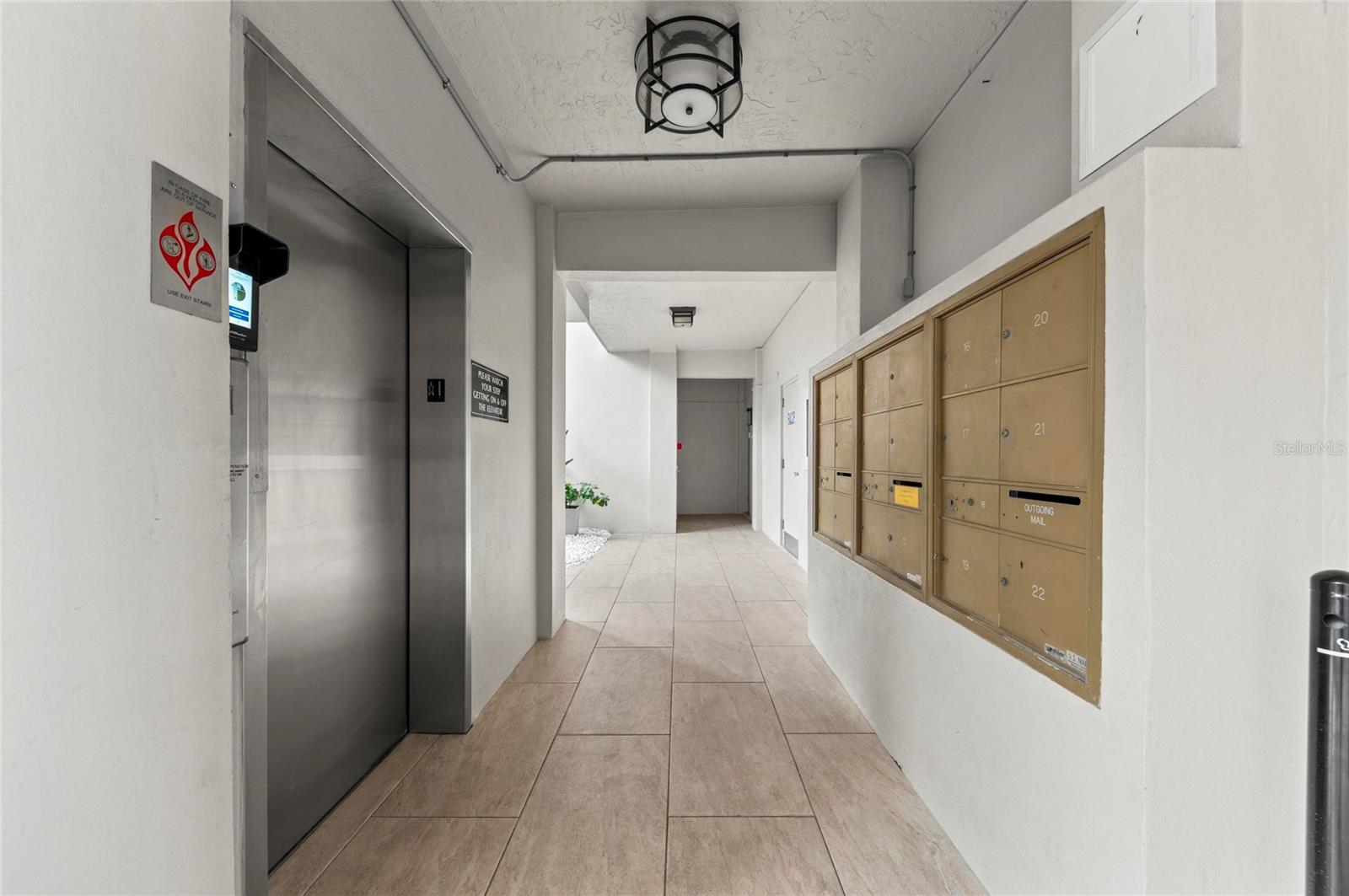 350 GOLDEN GATE PT #61, SARASOTA, FL, 34236