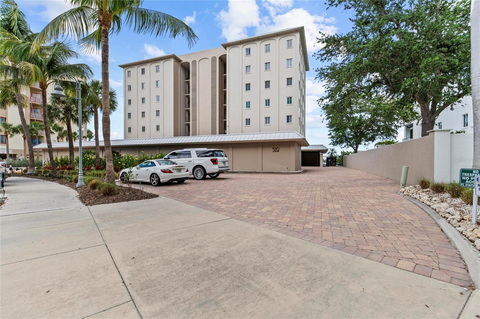 350 GOLDEN GATE PT #61, SARASOTA, FL, 34236