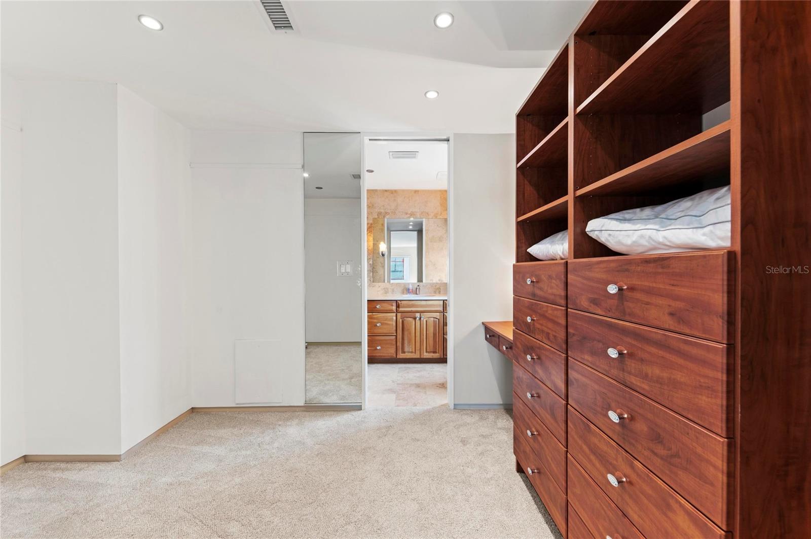 350 GOLDEN GATE PT #61, SARASOTA, FL, 34236