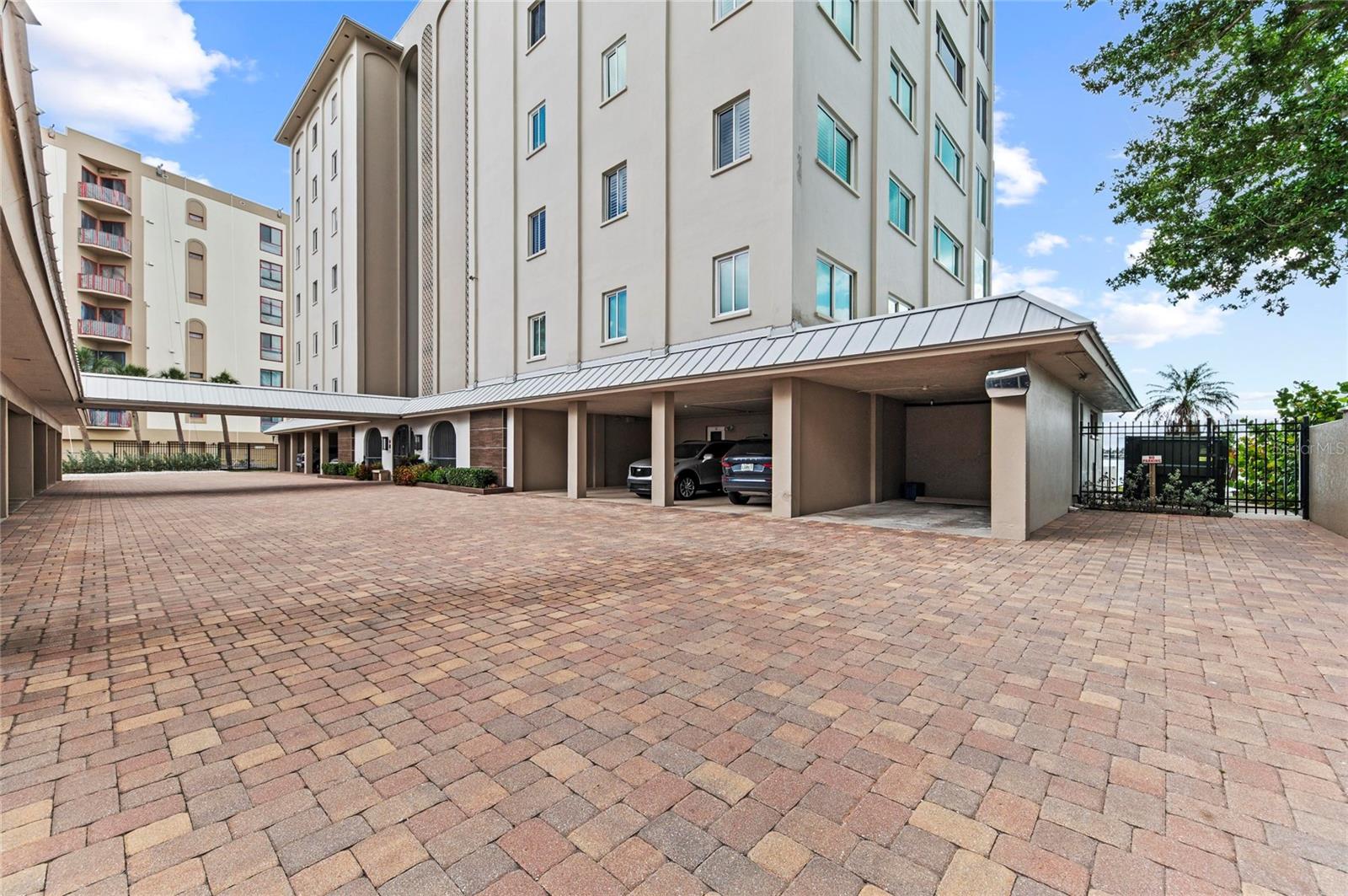 350 GOLDEN GATE PT #61, SARASOTA, FL, 34236