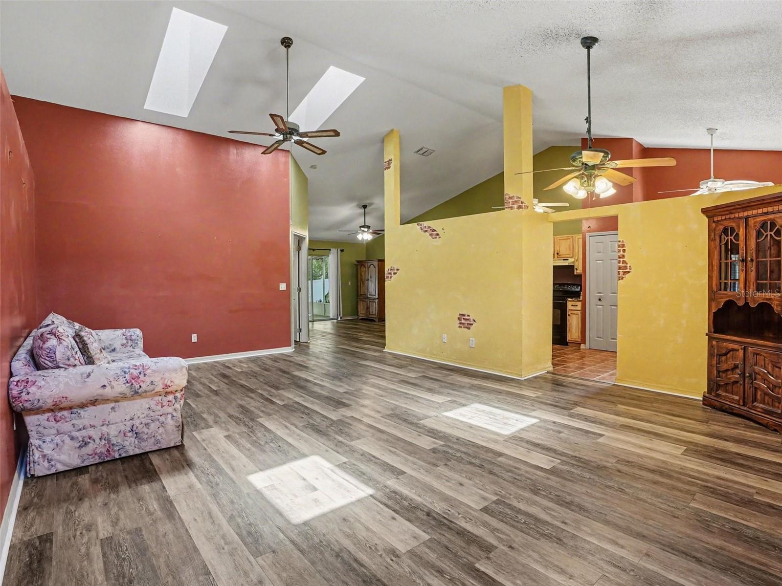 1126 LITTLE CREEK RD, ORLANDO, FL, 32825