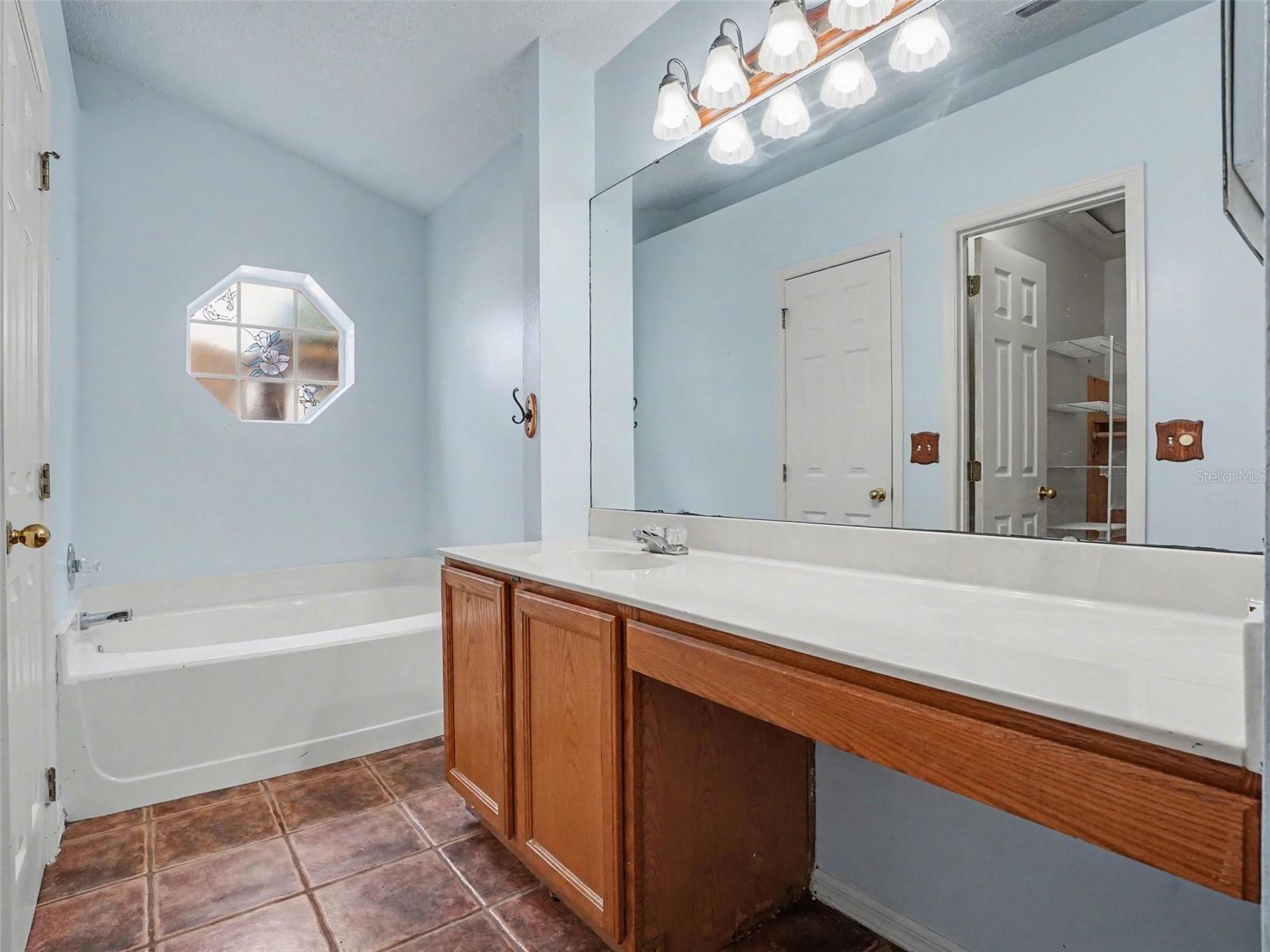 1126 LITTLE CREEK RD, ORLANDO, FL, 32825