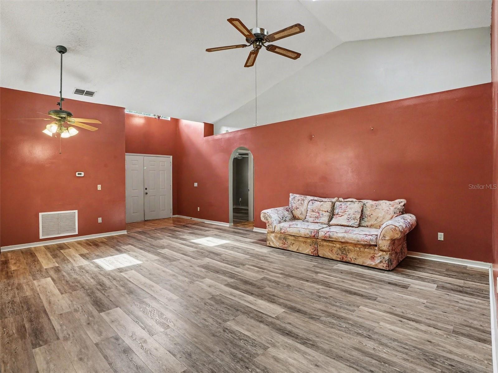 1126 LITTLE CREEK RD, ORLANDO, FL, 32825