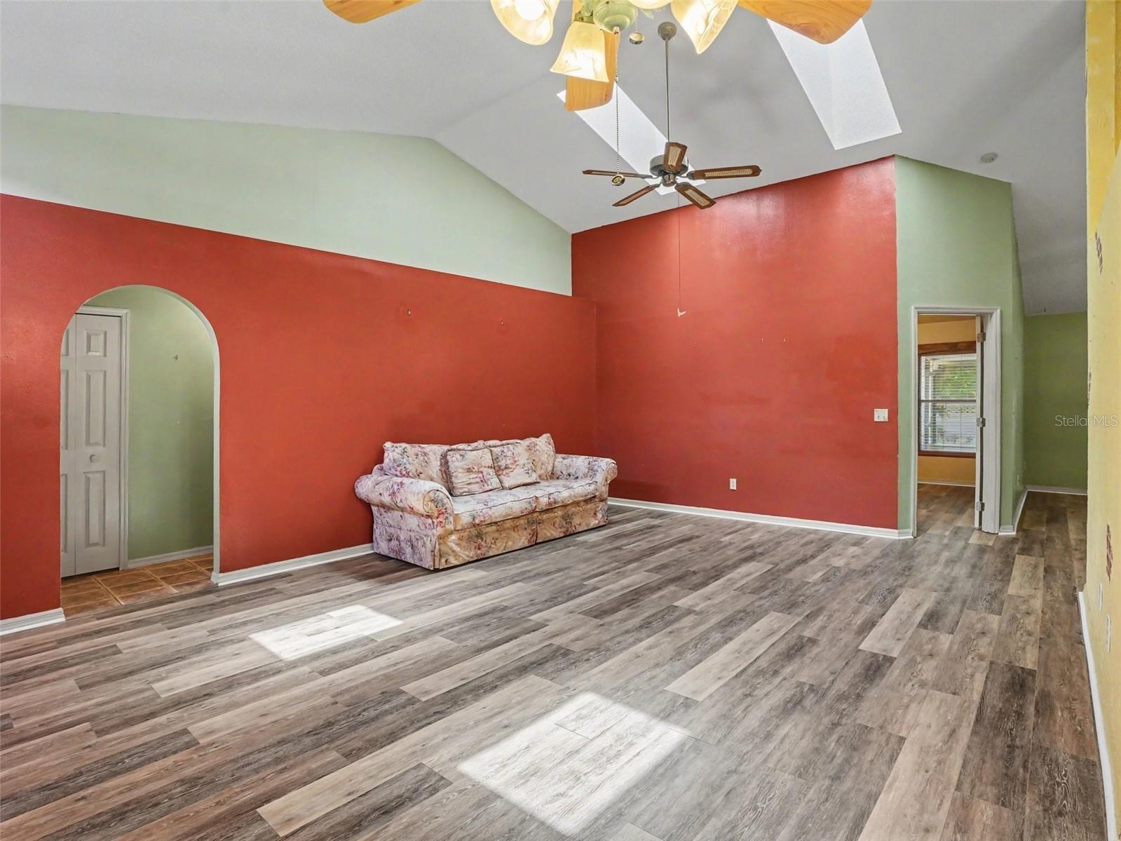 1126 LITTLE CREEK RD, ORLANDO, FL, 32825
