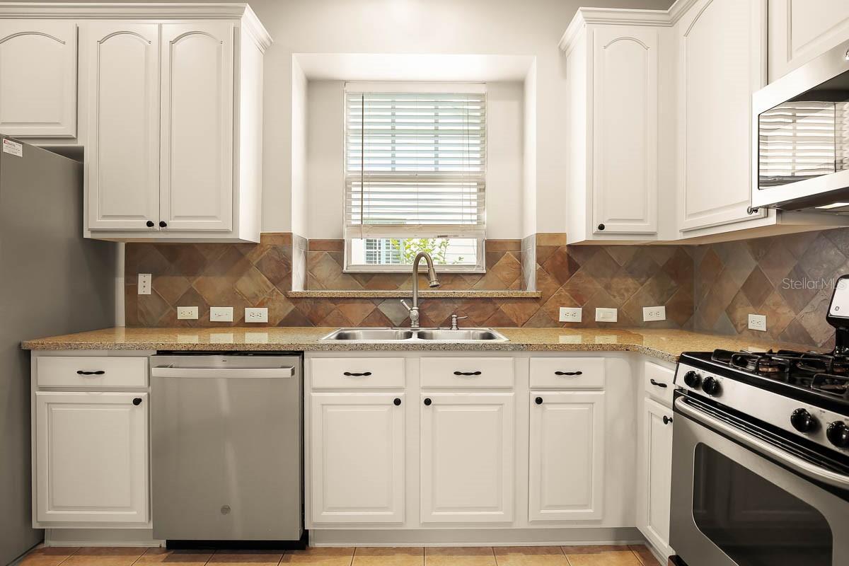 6112 PARKSET DR, LITHIA, FL, 33547