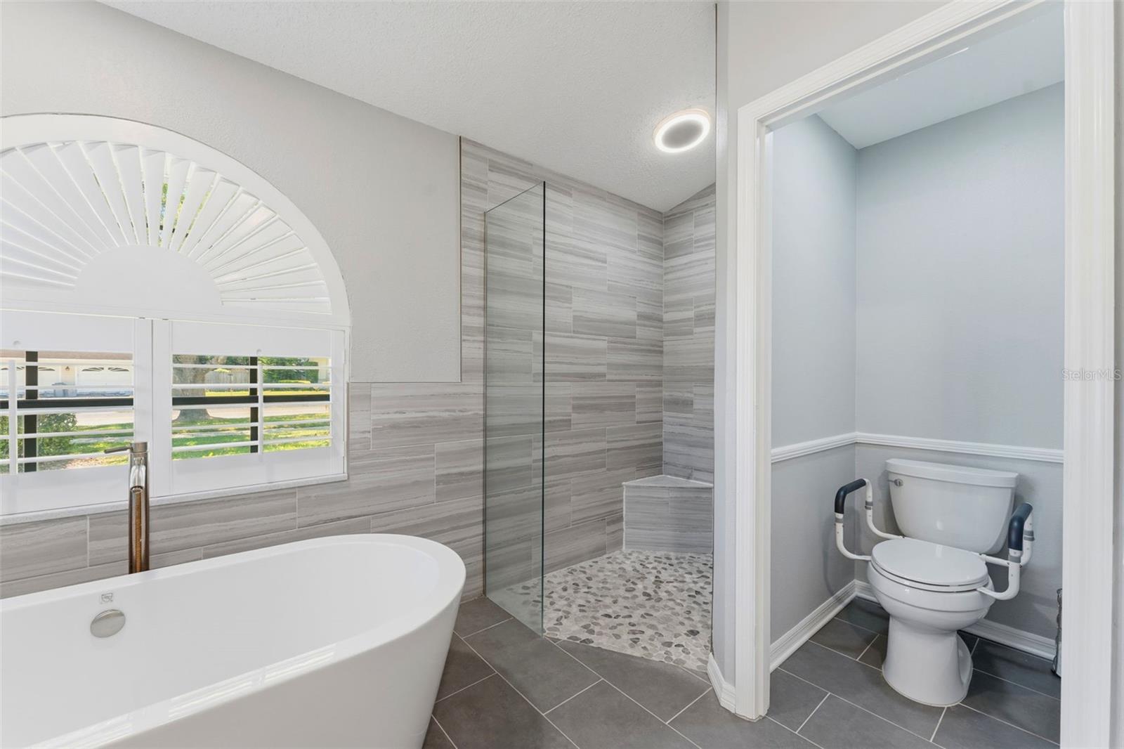 3285 TARPON WOODS BLVD, PALM HARBOR, FL, 34685