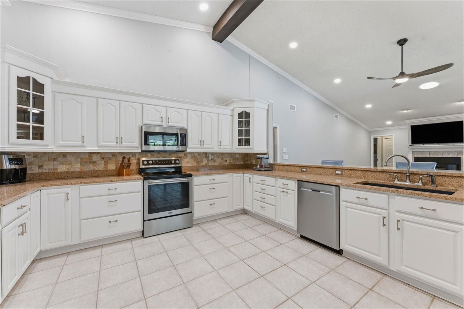 3285 TARPON WOODS BLVD, PALM HARBOR, FL, 34685