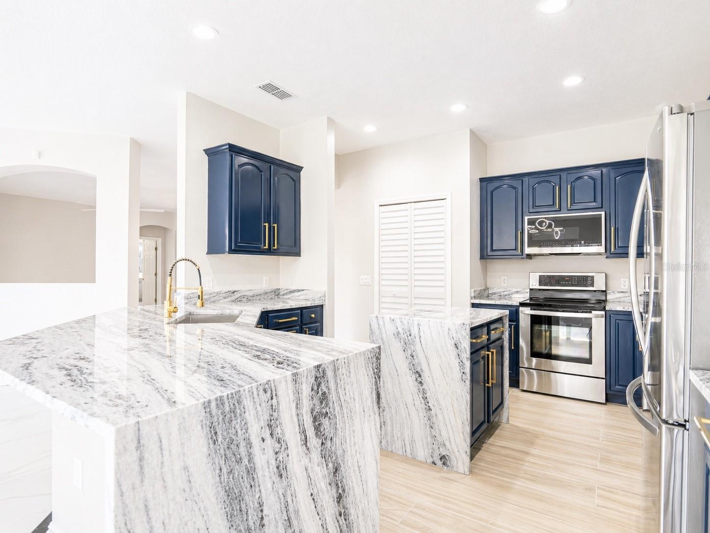 3747 EAGLE ISLE CIR, KISSIMMEE, FL, 34746