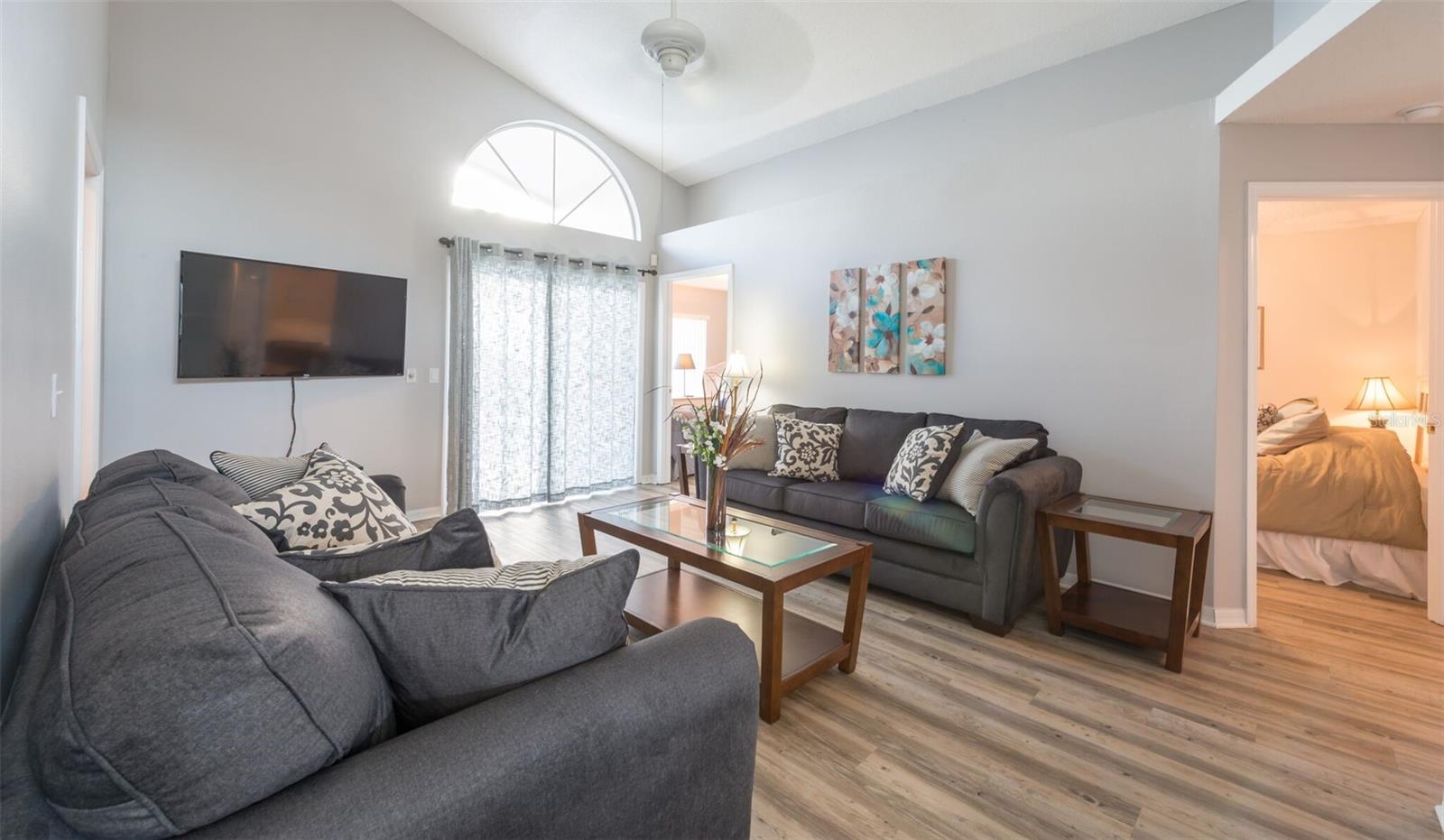 211 AYLESBURY LN, DAVENPORT, FL, 33837