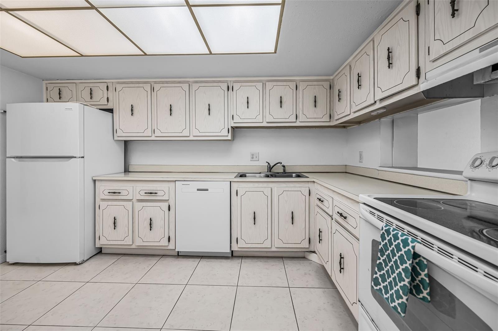 4908 38TH WAY S #204, ST PETERSBURG, FL, 33711