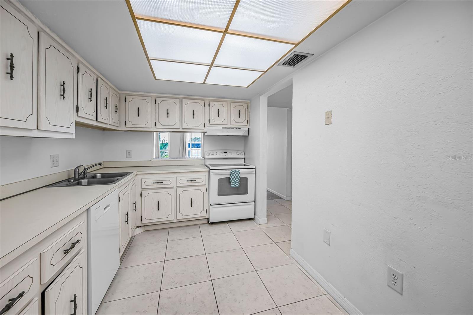 4908 38TH WAY S #204, ST PETERSBURG, FL, 33711