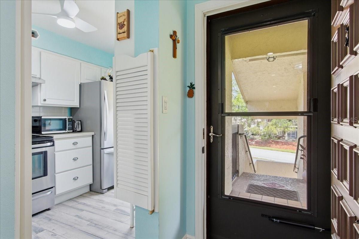 6111 LAKE POINTE DR #202, ORLANDO, FL, 32822
