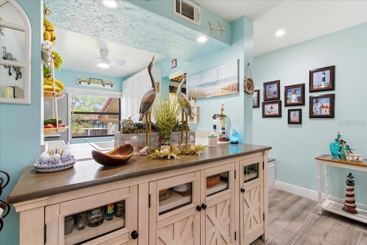 6111 LAKE POINTE DR #202, ORLANDO, FL, 32822