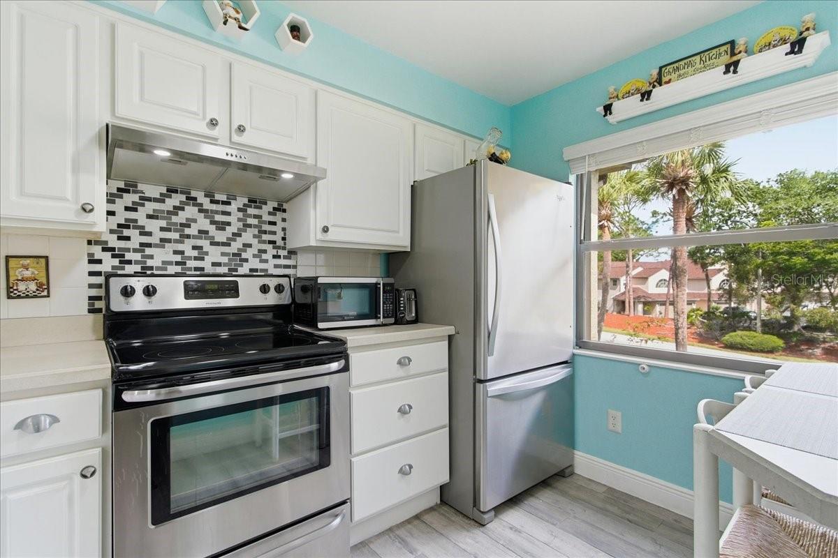 6111 LAKE POINTE DR #202, ORLANDO, FL, 32822