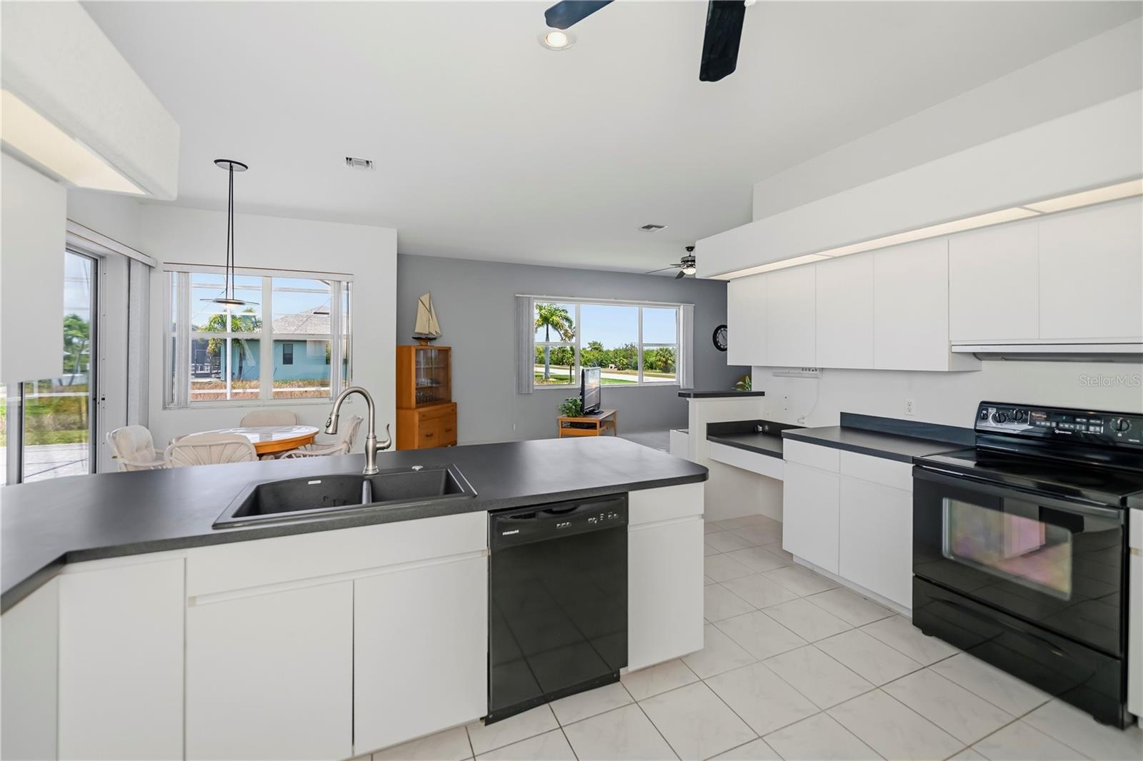 15400 ALCOVE CIR, PORT CHARLOTTE, FL, 33981