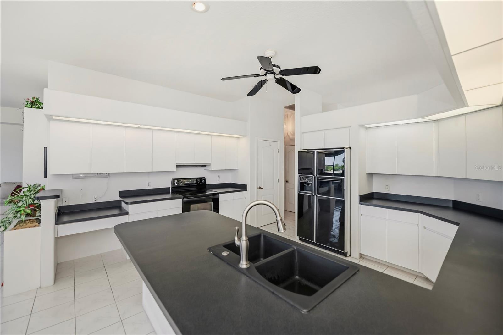 15400 ALCOVE CIR, PORT CHARLOTTE, FL, 33981