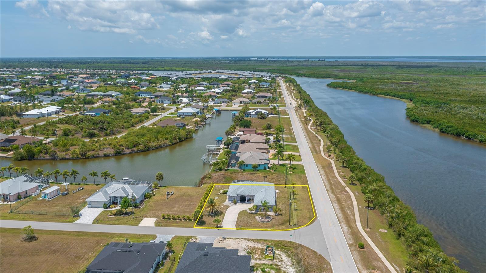 15400 ALCOVE CIR, PORT CHARLOTTE, FL, 33981