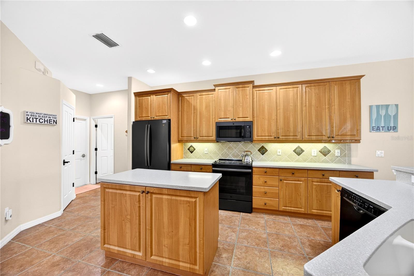 243 ROTONDA BLVD E, ROTONDA WEST, FL, 33947
