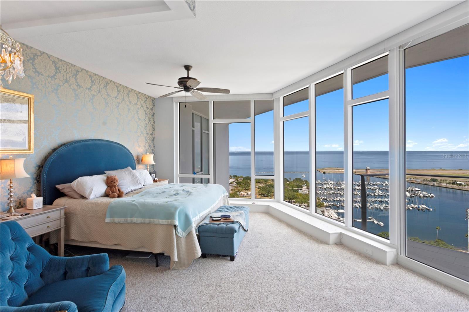 175 1ST ST S #2307, ST PETERSBURG, FL, 33701
