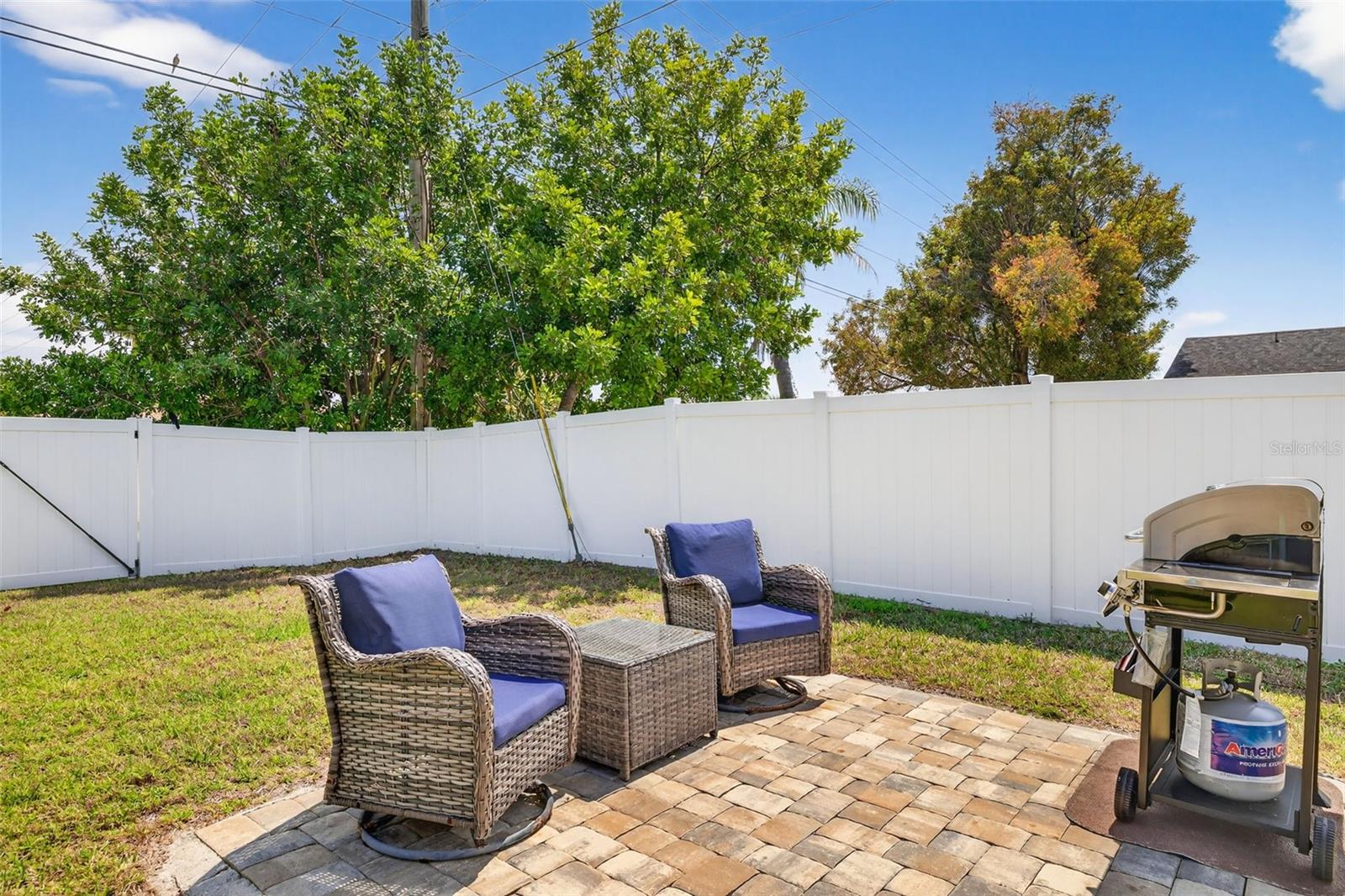402 SW 37TH LN, CAPE CORAL, FL, 33914