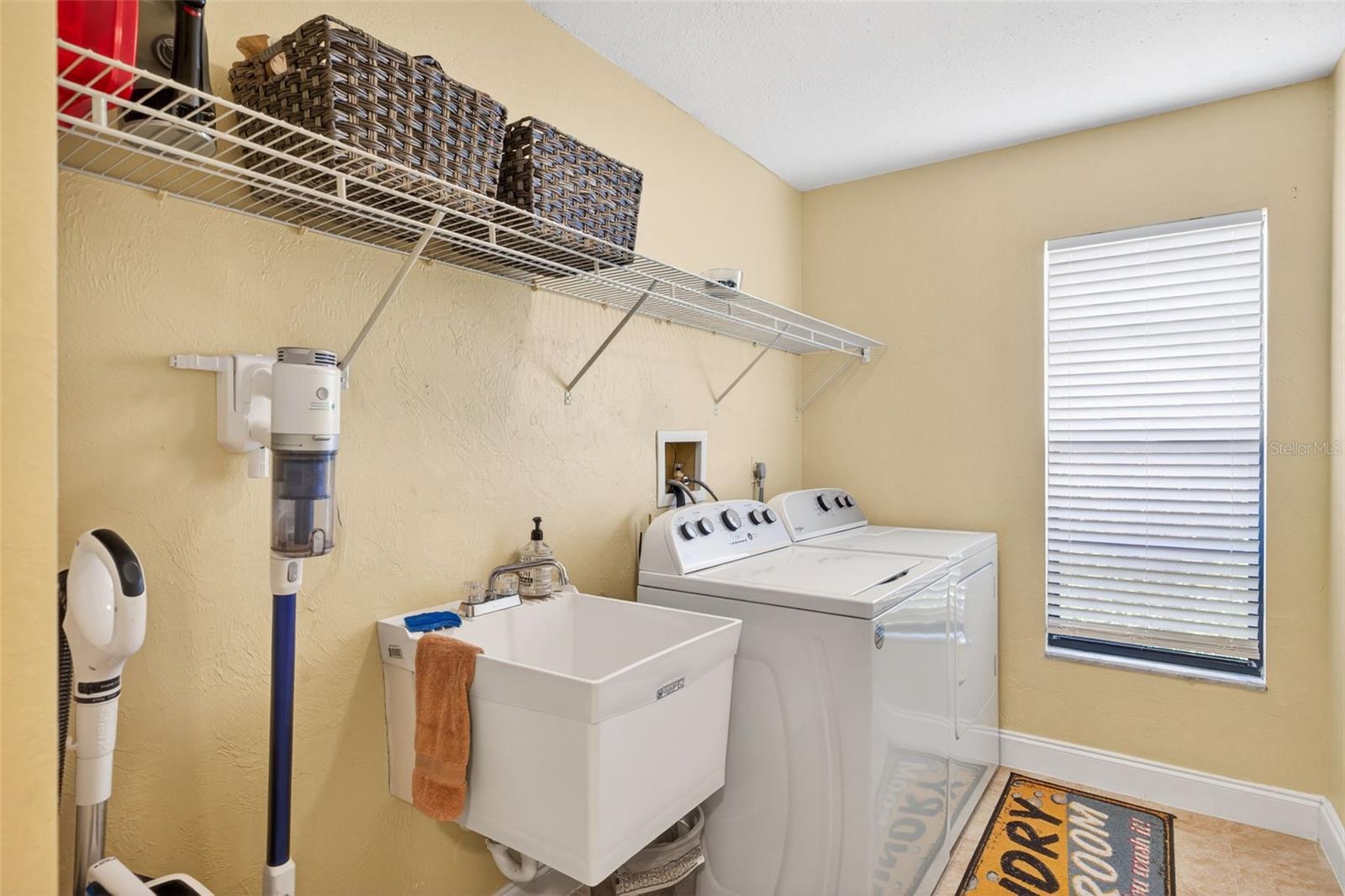402 SW 37TH LN, CAPE CORAL, FL, 33914