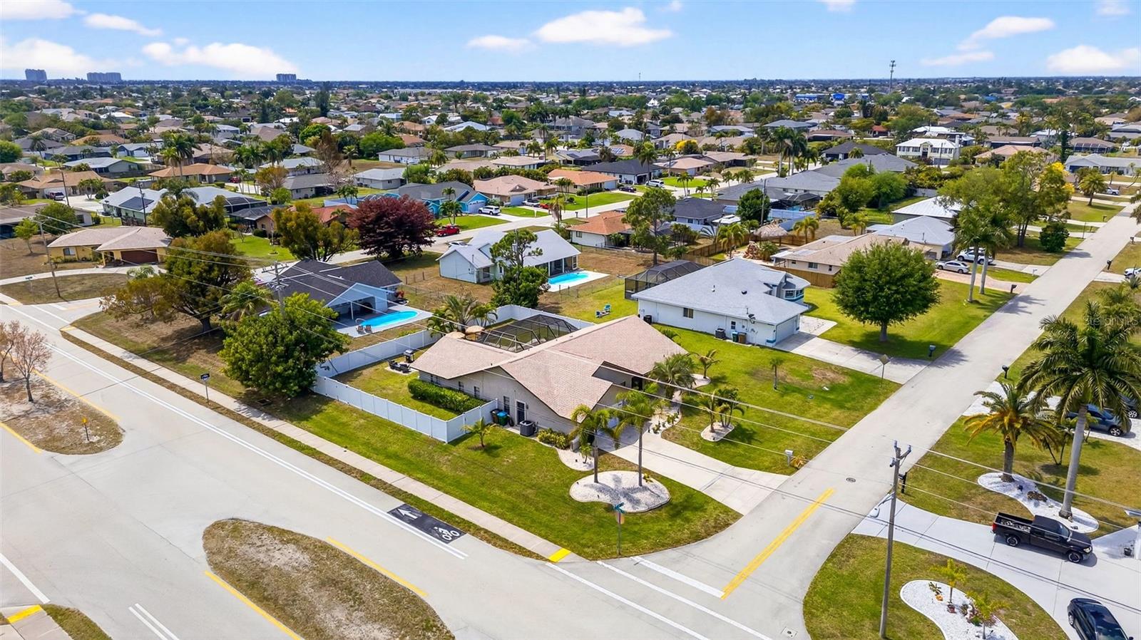 402 SW 37TH LN, CAPE CORAL, FL, 33914