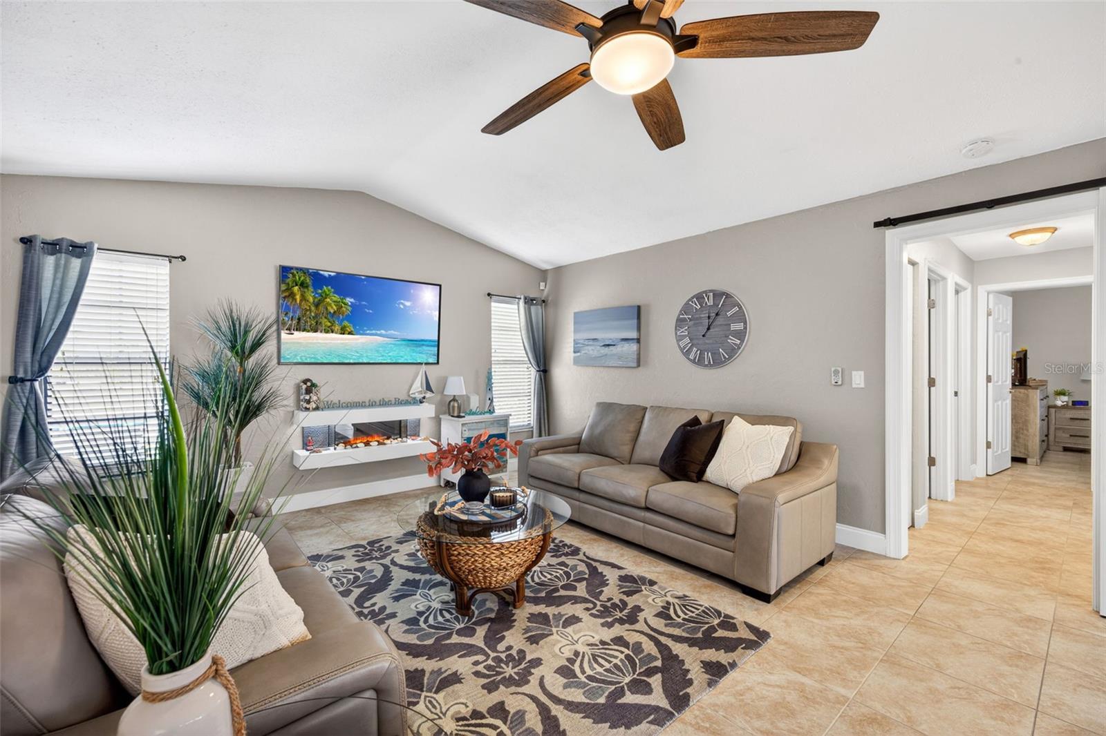 402 SW 37TH LN, CAPE CORAL, FL, 33914