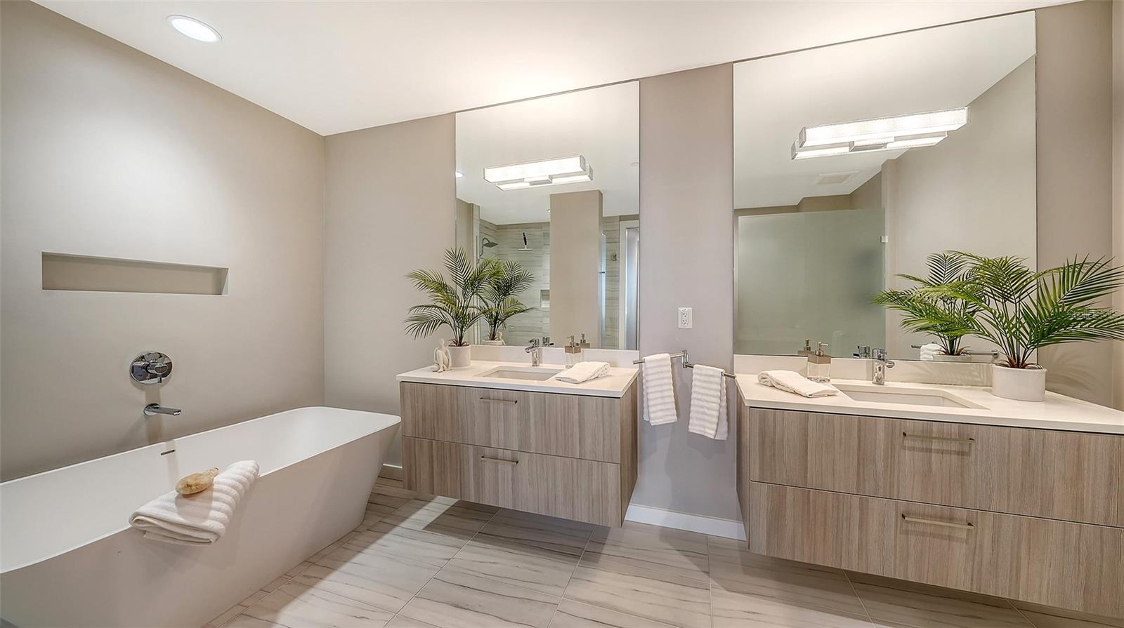300 S PINEAPPLE AVE #302, SARASOTA, FL, 34236