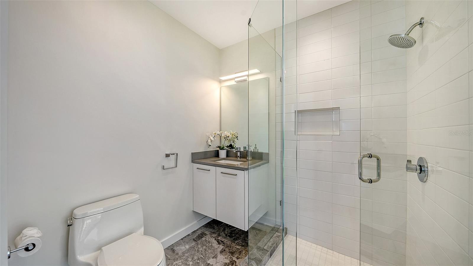 300 S PINEAPPLE AVE #302, SARASOTA, FL, 34236