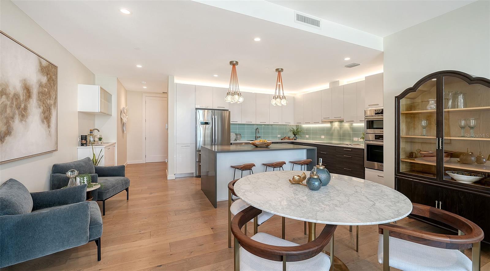 300 S PINEAPPLE AVE #302, SARASOTA, FL, 34236