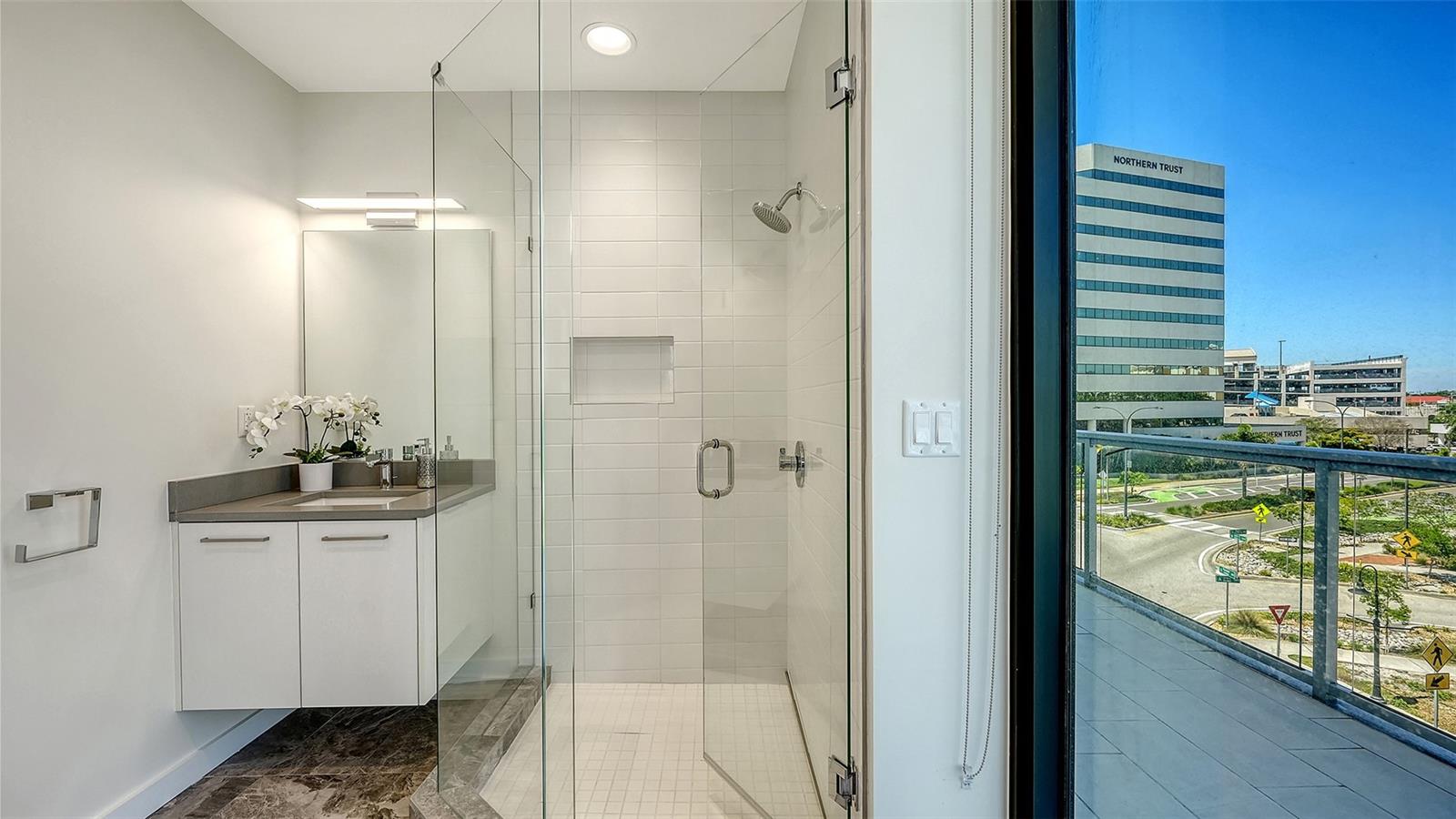 300 S PINEAPPLE AVE #302, SARASOTA, FL, 34236