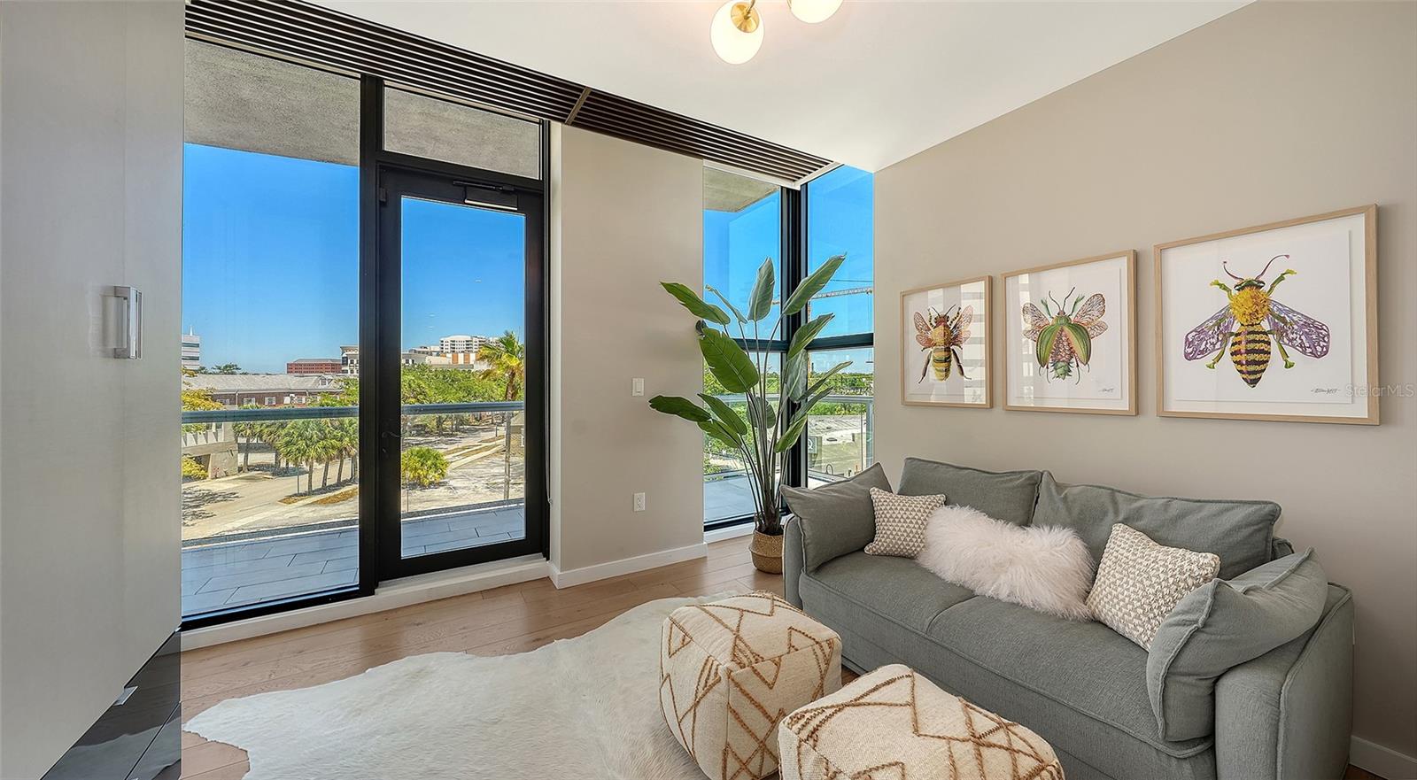 300 S PINEAPPLE AVE #302, SARASOTA, FL, 34236