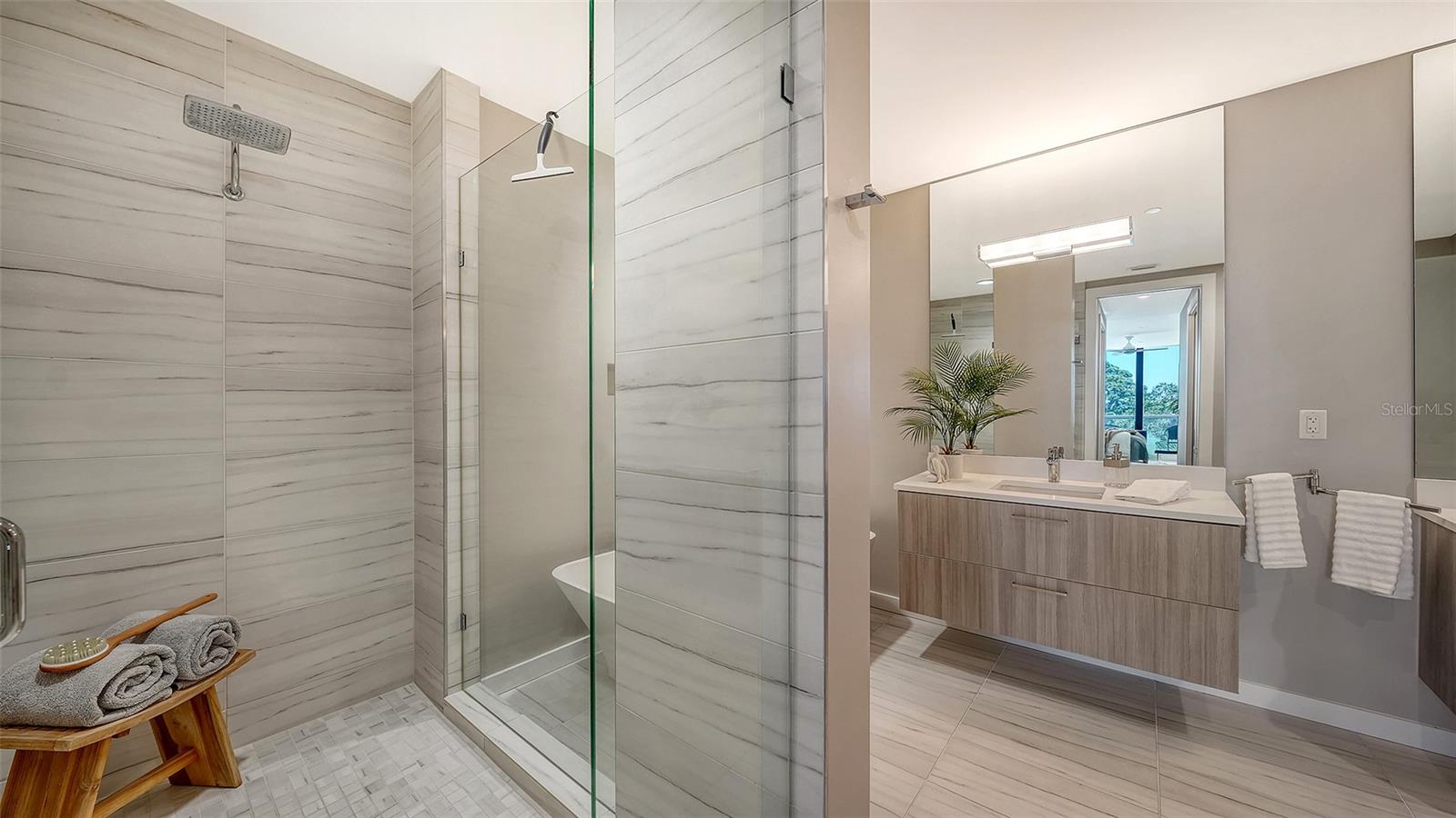 300 S PINEAPPLE AVE #302, SARASOTA, FL, 34236