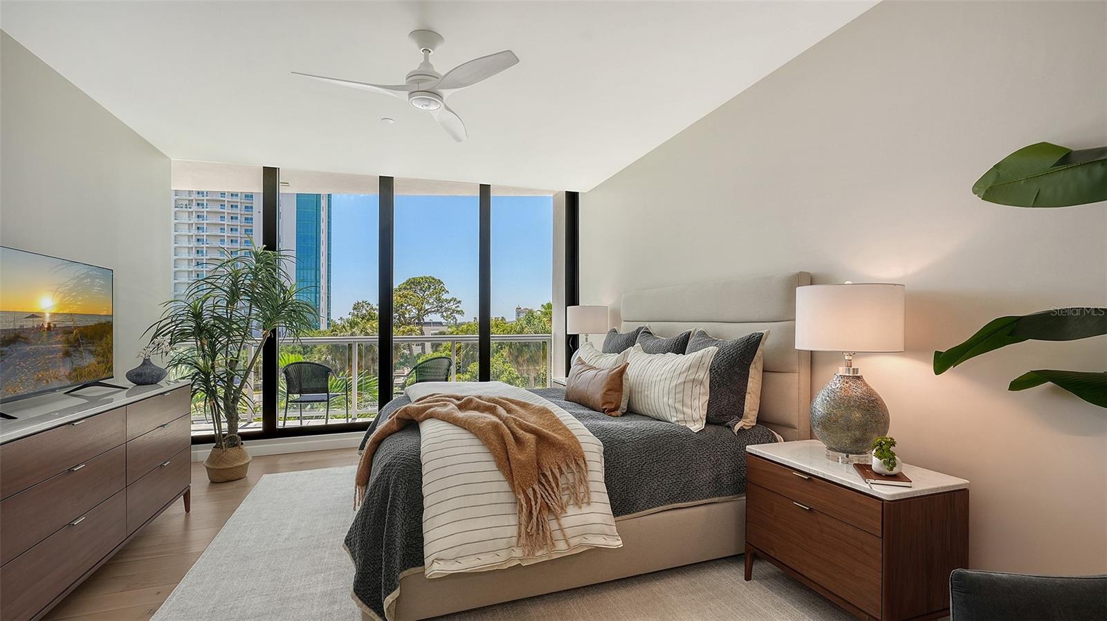300 S PINEAPPLE AVE #302, SARASOTA, FL, 34236